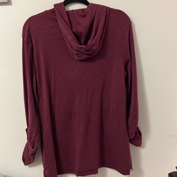 Style & Co. Burgundy Long Sleeve Top with Graphic Design #sh0056 - Picture 3 of 3